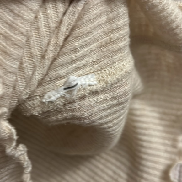 Abercrombie & Fitch lettuce hem ribbed cream neutral long sleeve comfy top large - Picture 5 of 8